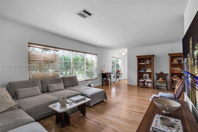 Building Photo - 9550 NW 1st Ave