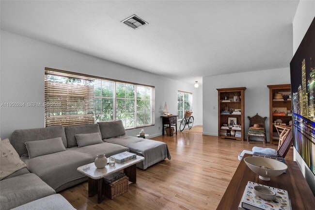 Foto del edificio - 9550 NW 1st Ave