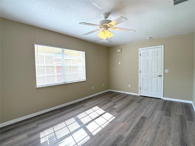 Building Photo - 501 Coconut Palm Way