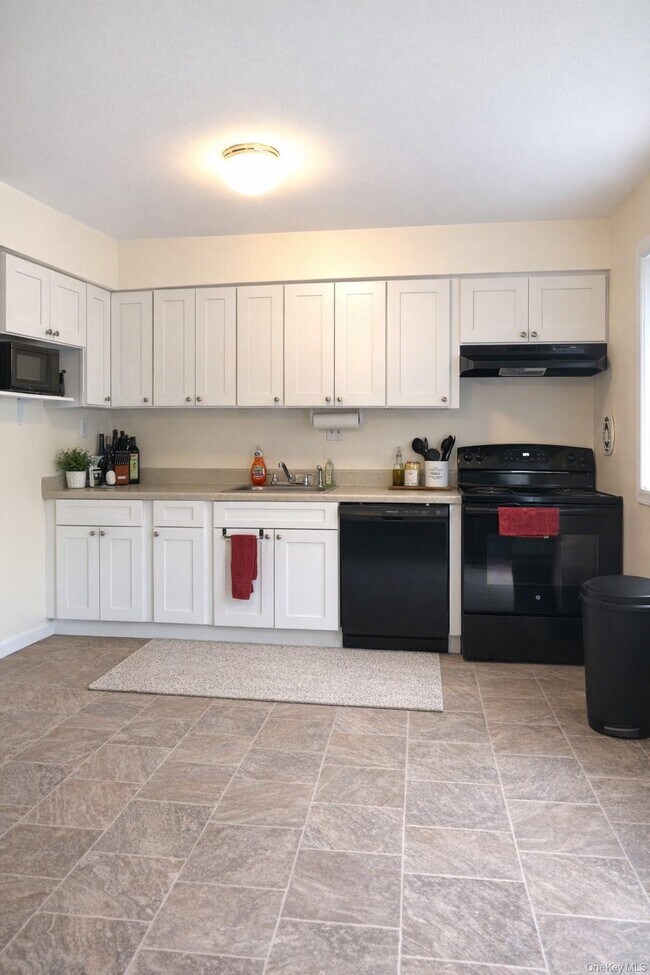 Foto del edificio - 5 Wildwood Dr