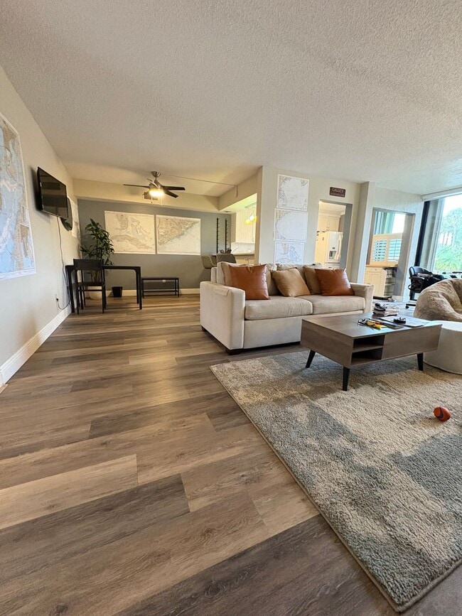 Foto del edificio - (55+) 1/1.5 WATERFRONT in Circle Bay Yacht Club