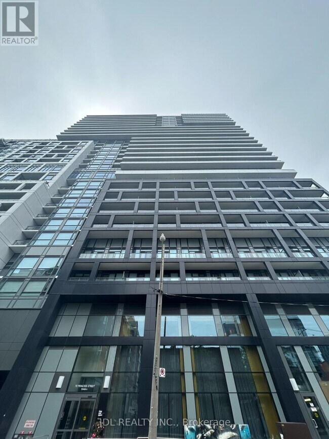 Building Photo - 70 Princess St