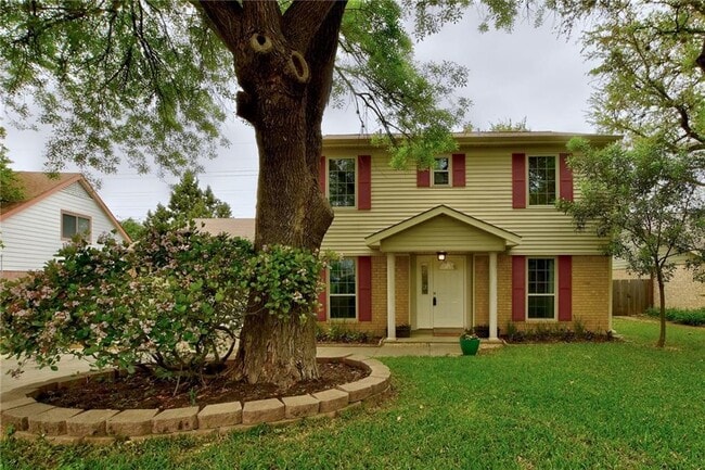 Building Photo - 1402 Doonesbury Dr