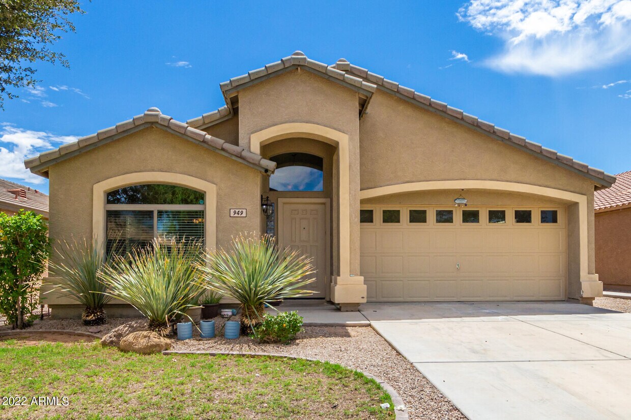949 W Cedar Tree Dr, San Tan Valley, AZ 85143 House Rental in San Tan