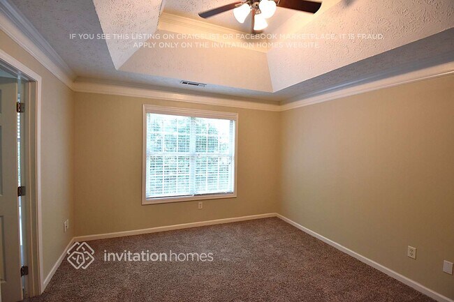 Building Photo - 402 Parlor Cir