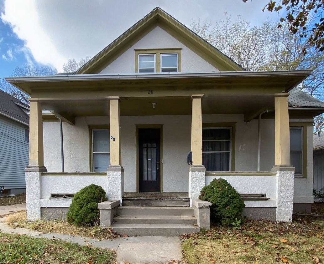 Foto principal - Charming 3Bed/1.5Bath Home Near Downtown