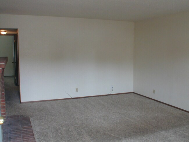 Foto del edificio - 4037 Garden Ct