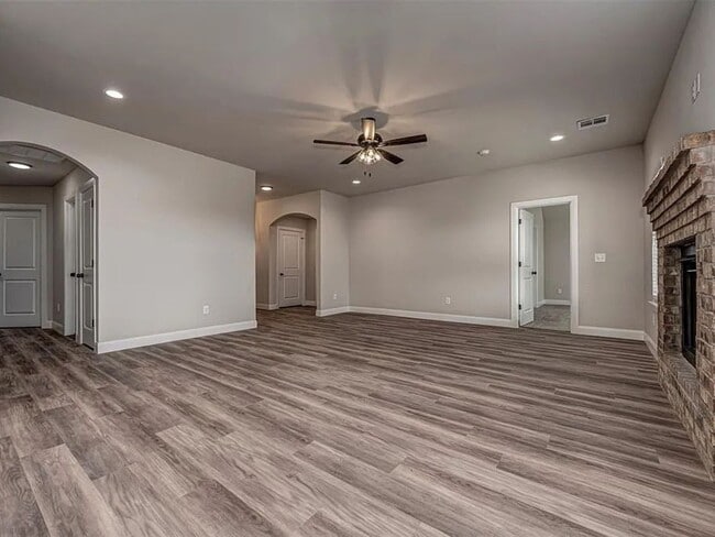 Building Photo - 4-Bed Home with Storm Shelter & 2-Car Garage in Mustang