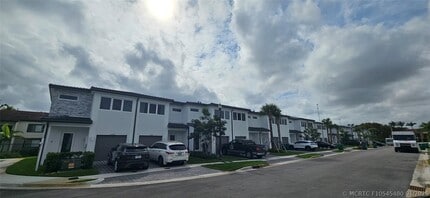 Building Photo - 5010 SW 37th St