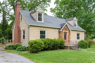 Building Photo - 114 Eastwood Ave