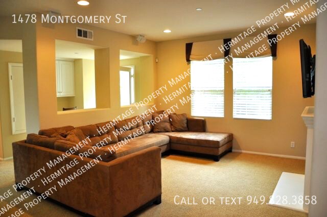 Building Photo - Rare 1 Bed / 1.5 Bath Model Home Condo