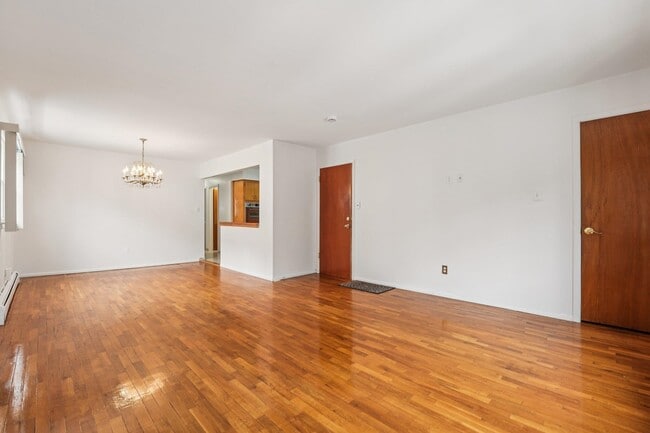 Building Photo - 529 38th St