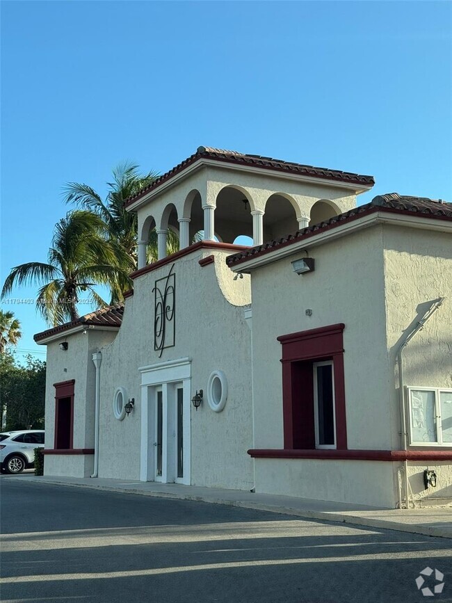 Building Photo - 8600 SW 67th Ave