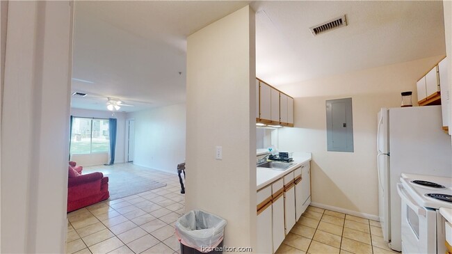 Foto del edificio - 529 Southwest PKWY Unit 102