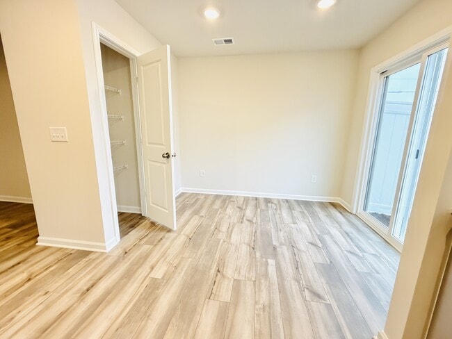 Building Photo - 244 Bones Rd