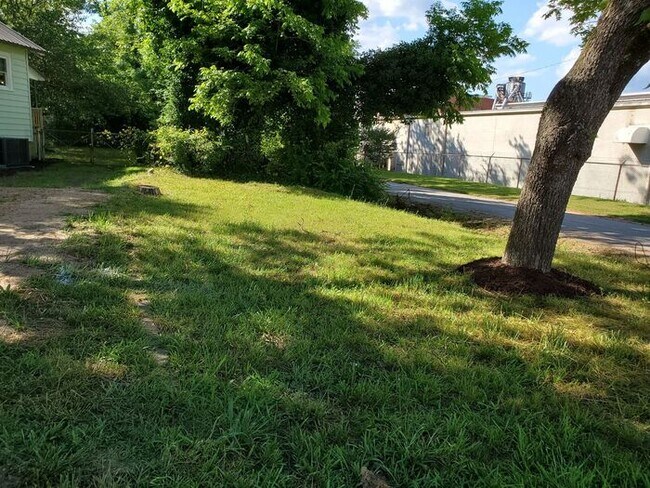 Foto del edificio - Beautiful home close to downtown Greenville!