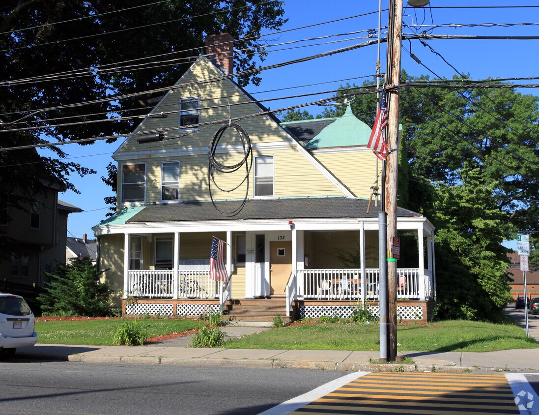 Foto del edificio - Middlesex nonprofit Housing