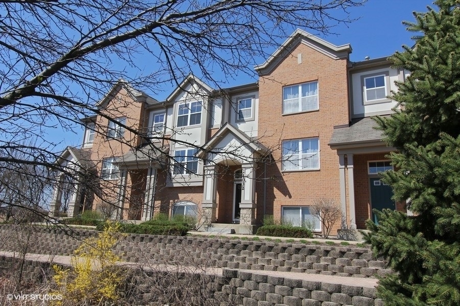 1032 N Claremont Dr, Palatine, IL 60074 Townhome Rentals in Palatine
