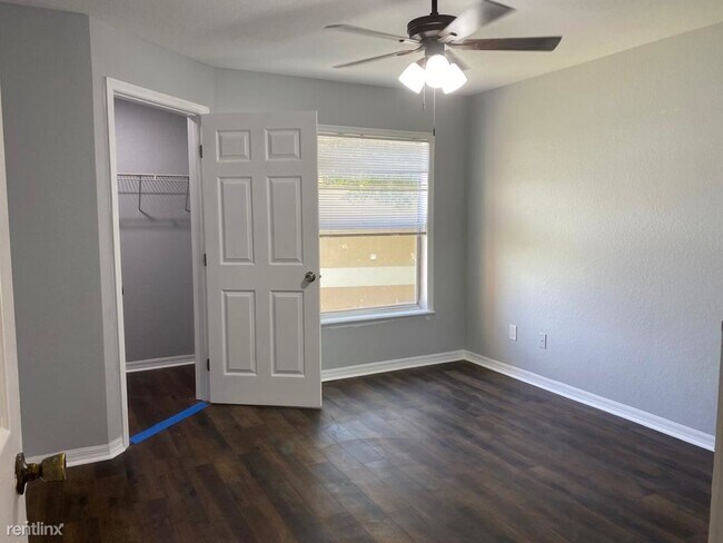 Foto del edificio - 1 br, 1 bath Condo - 8849 Latrec Avenue 4212