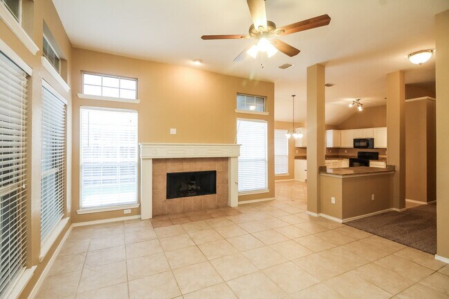 Foto del edificio - 4713 Baton Rouge Blvd