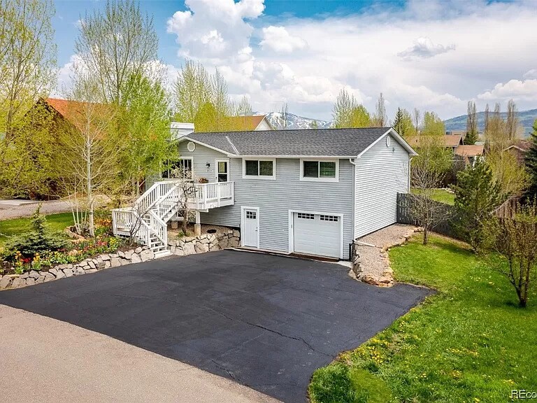 Primary Photo - 40539 Steamboat Dr