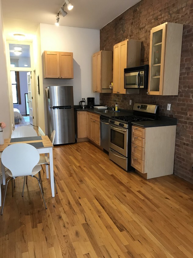 Primary Photo - 533 W 149th St