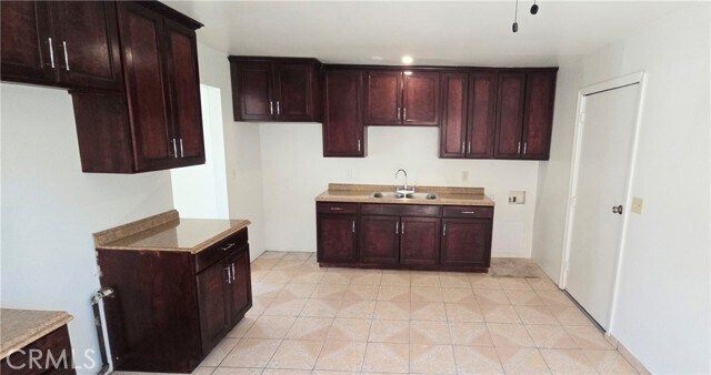 Foto del edificio - 3638 E 54th St