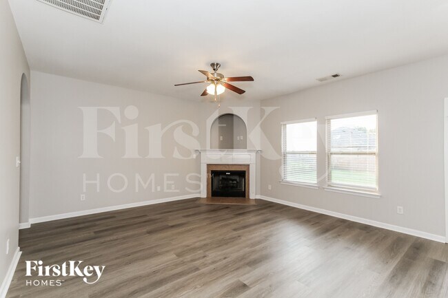Foto del edificio - 2045 Kensington Ct