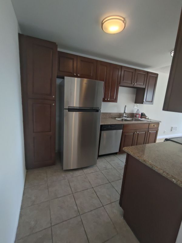 Building Photo - 5950 Canterbury Dr