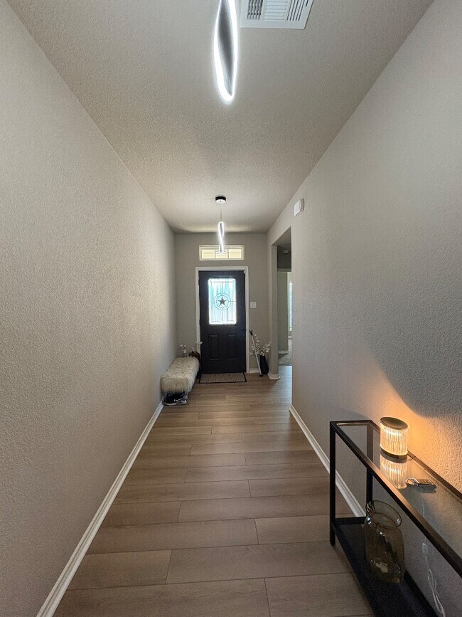 Foto del edificio - 6708 Oliver Loving Dr