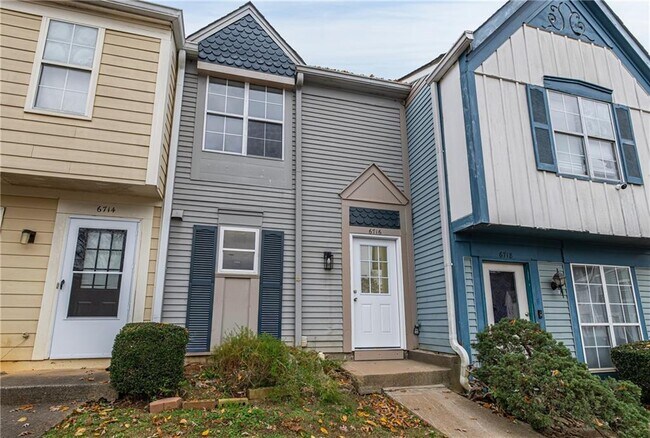 Foto del edificio - 6716 Colchester Pl NW