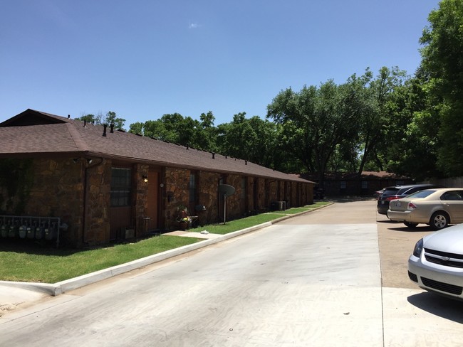 13th Street Apartments - Apartments In Bartlesville, Ok 