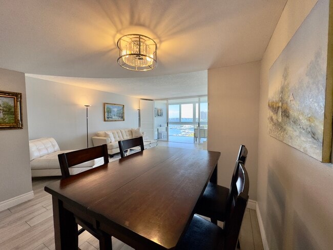 Foto del edificio - 301 Lake Shore Dr