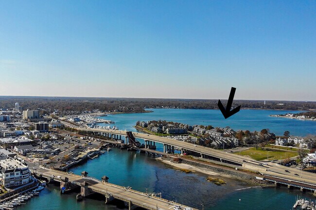 Building Photo - 124 Spinnaker Way