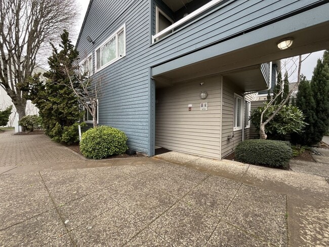 Photo - Ground Floor End Unit on Jantzen Beach with River Views & Flexible Living Space House