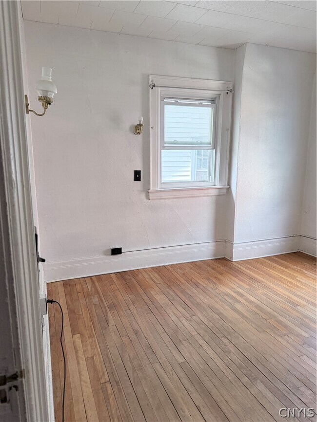 Foto del edificio - 2131 James St