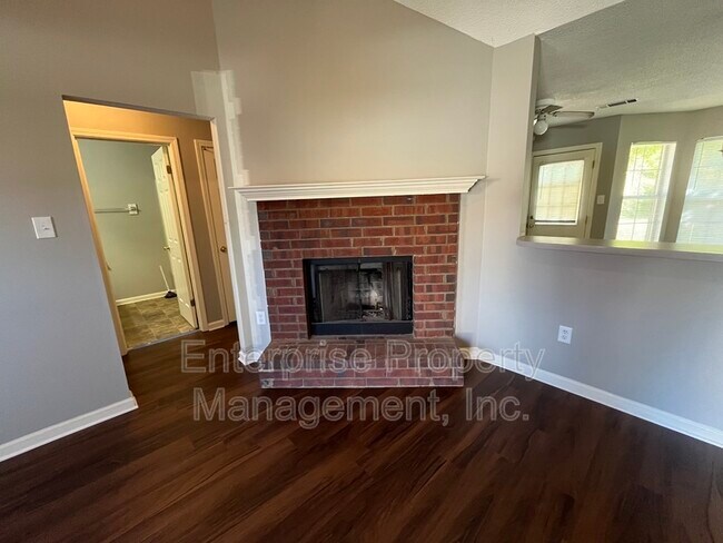 Foto del edificio - 5620 Dedo Cir