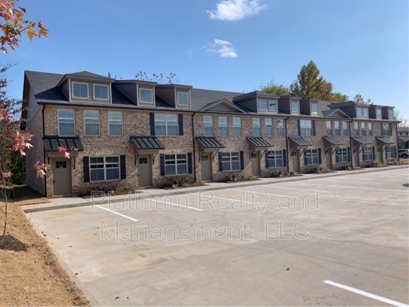 325B Landrum Pl Unit B, Clarksville, TN 37043 Condo for Rent in