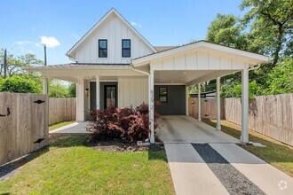 Building Photo - 629 Amesbury Ln