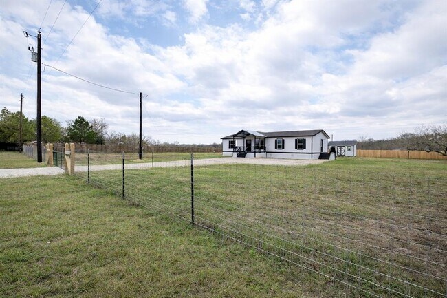 Foto del edificio - 339 Lower Red Rock Rd