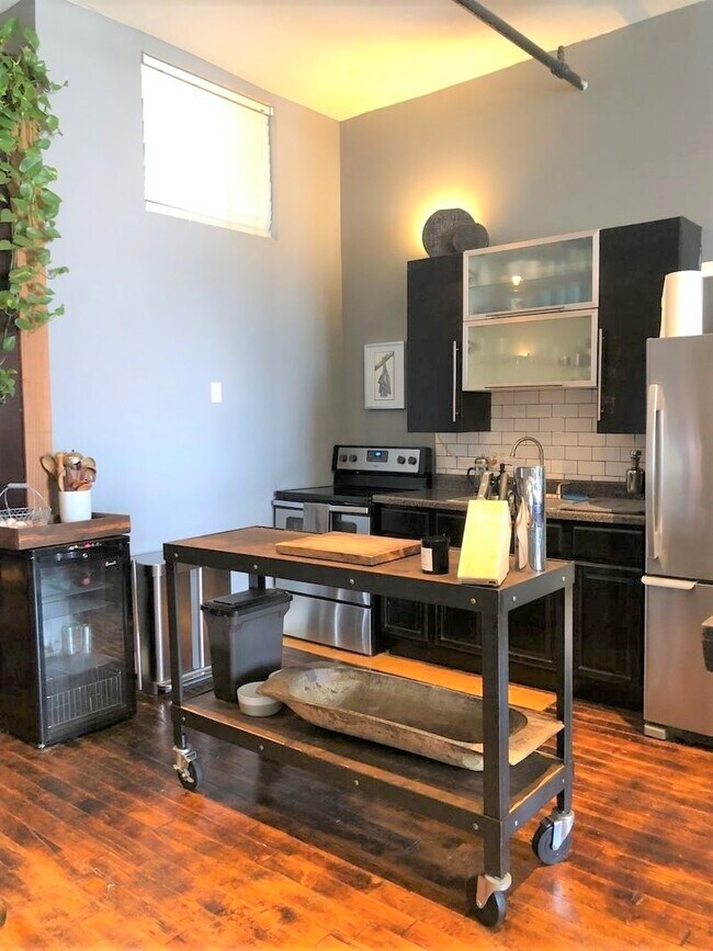 Foto del edificio - 385 Troutman St