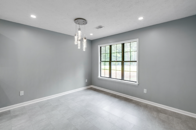 Building Photo - 195 White Oak Way