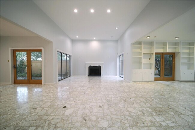 Building Photo - 3003 Hartwood Court