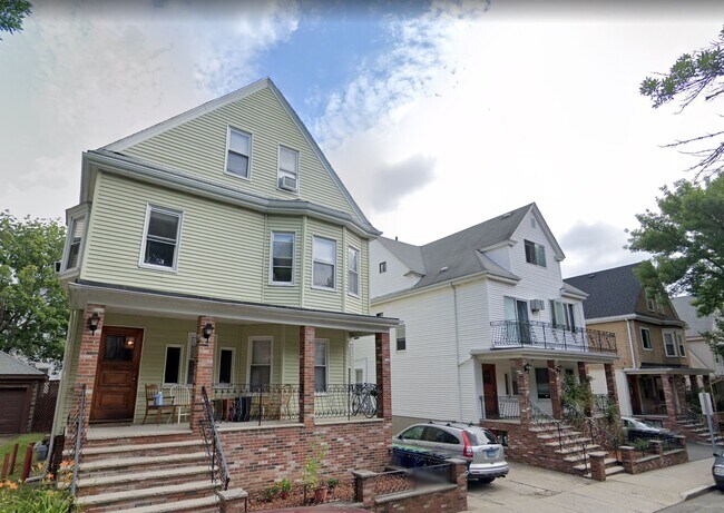 Building Photo - 83 Ossipee Rd