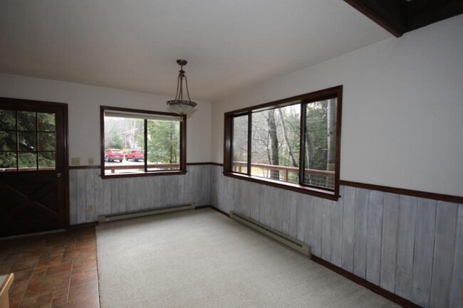 Foto del edificio - 1407 Floral Park Ln