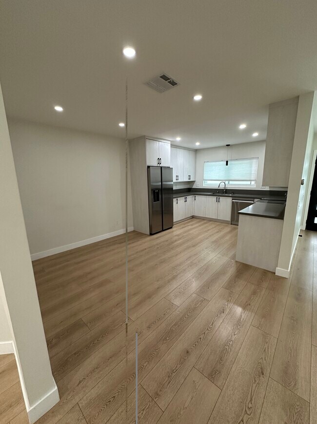 Foto del edificio - 237 N Kenwood St