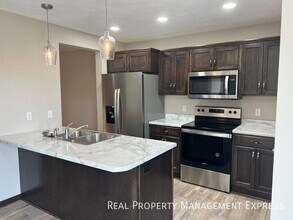 Building Photo - 9439 W Dolores Dr
