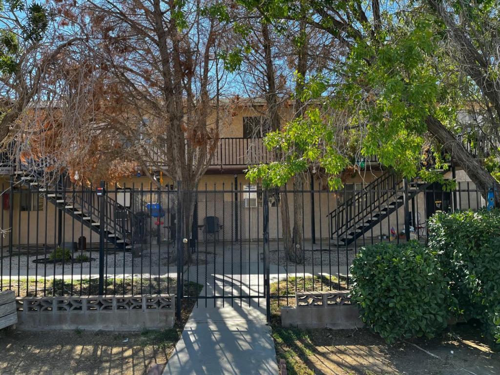 42737 42nd St W, Quartz Hill, CA 93536 House Rental in Quartz Hill