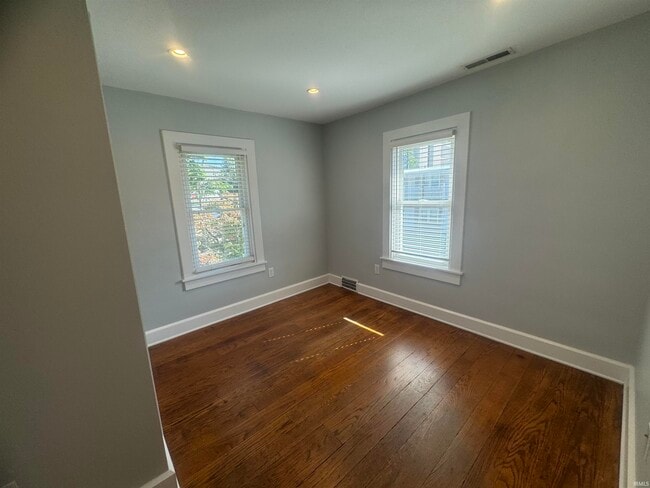 Foto del edificio - 729 E Hunter Ave