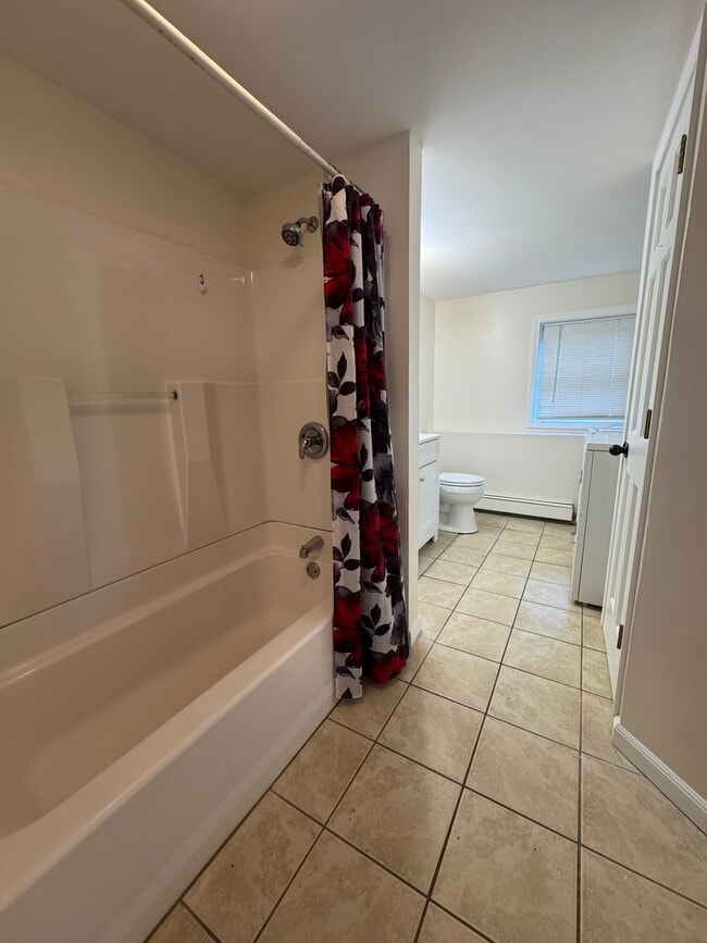 Bathroom - 175 Johnson St